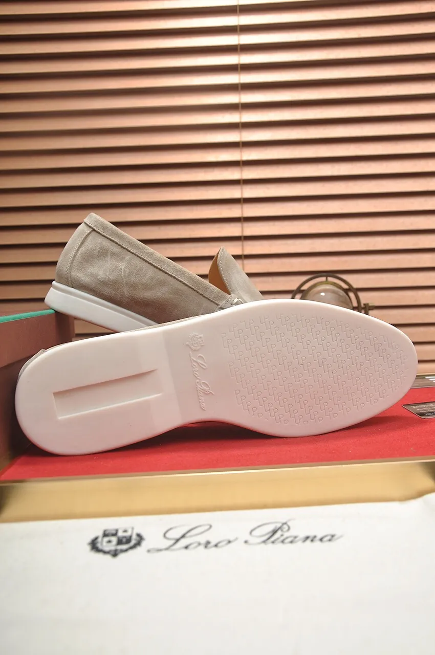 Men's shoes 💰400💶[𝐥𝐨𝐫𝐨 𝐏𝐢𝐚𝐧𝐚] [Couple model] High-end quality, affordable price, LP classic loafers, Italian treasure brand, the only brand that can match Hermès! Only after wearing it do we know that we can’t live up to our feet. Women’s code: 35-40 (customized sizes 34, 41, 42 are non-returnable) Men’s code: 38-44 (customized 45, 46, 47, 48 are non-refundable) Fabric: Customized imported cashmere Lining: Customized imported fetal cowhide Foot: Imported benzene-dyed calfskin Outsole: Exclusive original glass rubber outsole